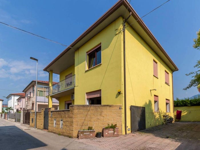 Appartamento trilocale in vendita in Via Spalato, Centro, Bassano del Grappa