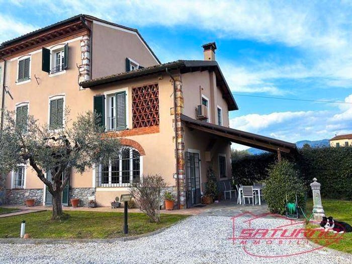 Casa con 6 locali in vendita in Via Cecchetti, San Pietro a Vico San Cassiano, Lucca