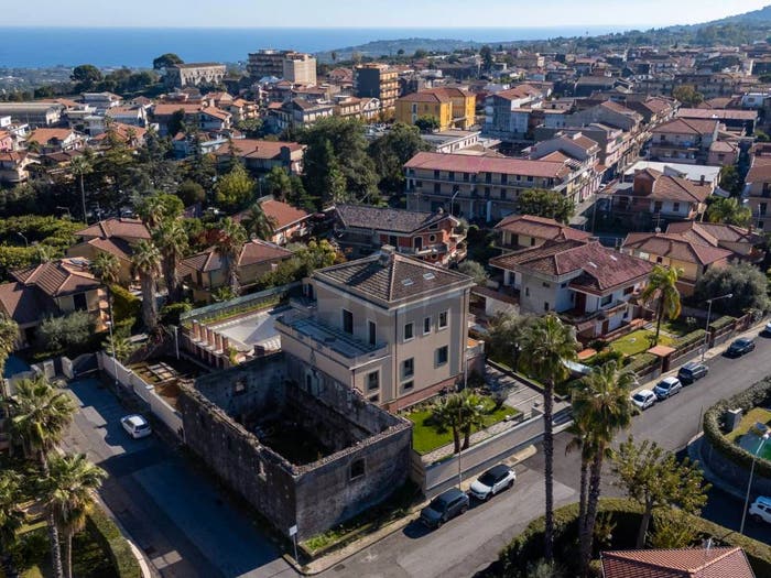 Casa con 6 locali in vendita in Luigi Capuana, Centro, Aci Sant'Antonio