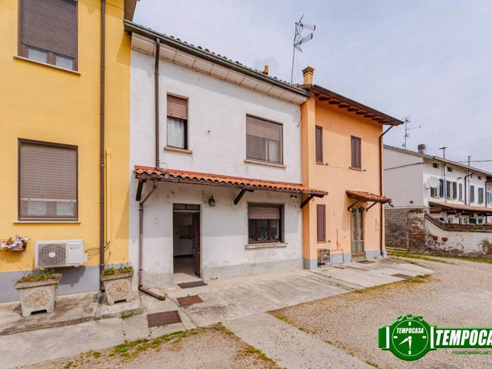 Casa trilocale in vendita in Via Lungargine, Bastida Pancarana