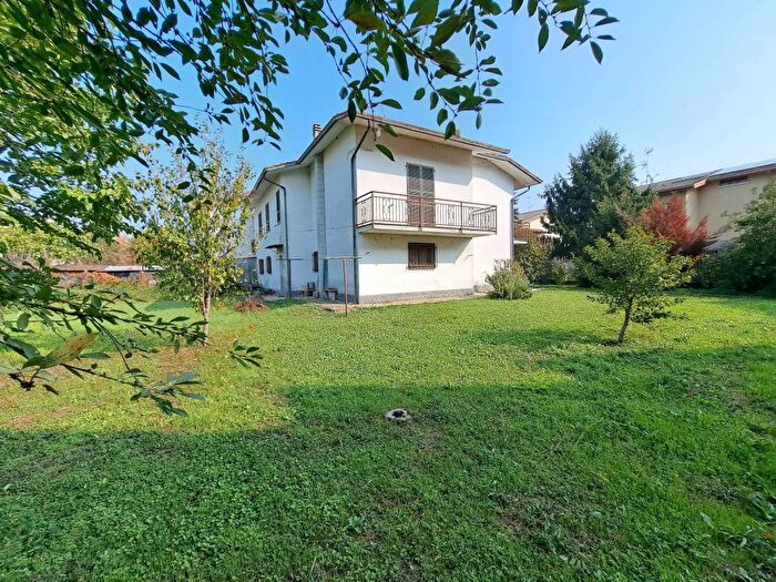 Casa quadrilocale in vendita in Guardamiglio