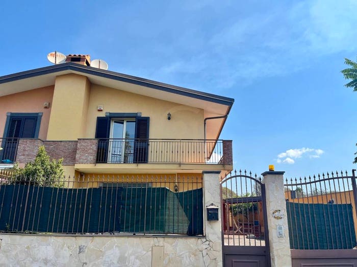 Casa quadrilocale in vendita in Via Santa Rita, Misterbianco