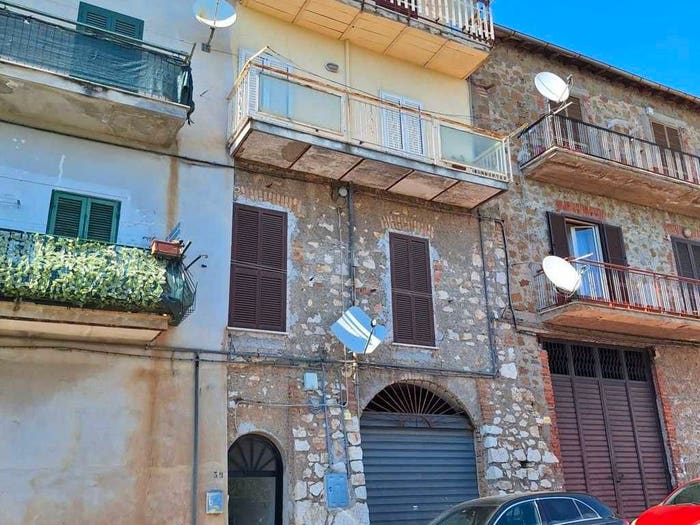 Appartamento trilocale in vendita in Via dei Lavoratori, Centro, Cori