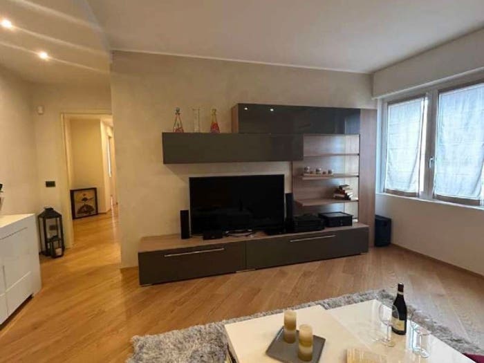 Appartamento trilocale in vendita in via Stoppani, Garlate