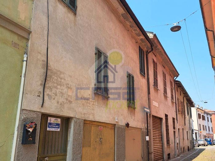 Casa con 6 locali in vendita in piazza Antonella, Centro, Cremona