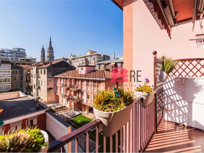 Appartamento quadrilocale in vendita in Via Palestro, Centro Stazione, Novara