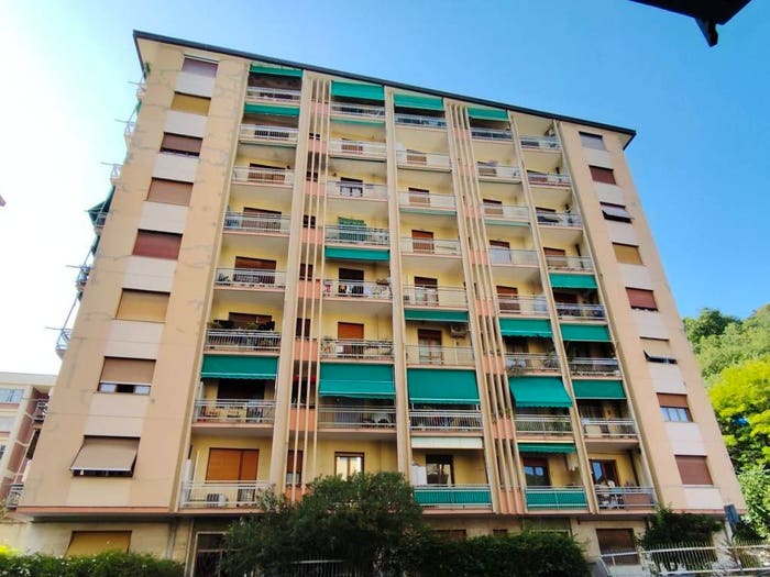 Appartamento quadrilocale in vendita in Viale Virginia Centurione Bracelli, Marassi, Genova