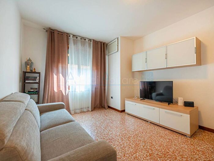 Appartamento trilocale in vendita in Via Postumia, Asseggiano, Venezia