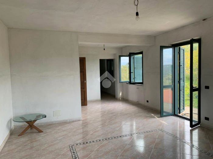 Casa quadrilocale in vendita in Strada Provinciale, Cleto