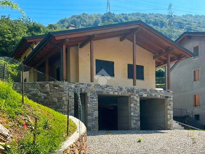 Casa con 5 locali in vendita in Via Torchio, Cedegolo
