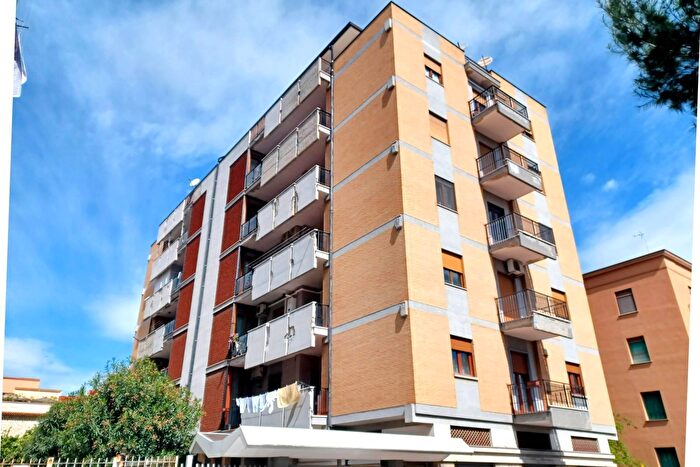 Appartamento con 7 locali in vendita in Via Vincenzo Gioberti, Foggia