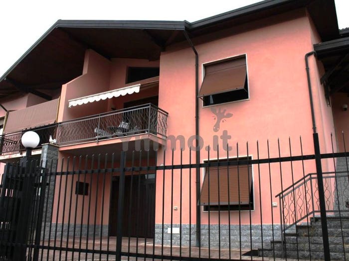 Casa bilocale in vendita in Via Trento, Centro, Biandronno