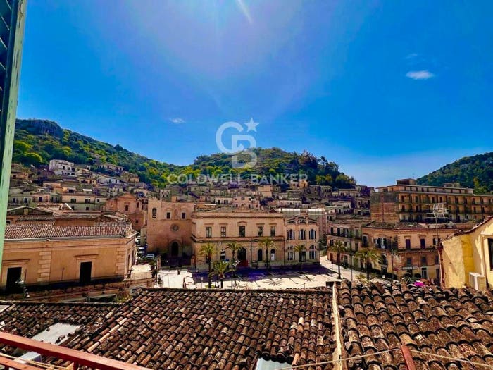 Appartamento con 6 locali in vendita in via montalbano, Modica Bassa, Modica