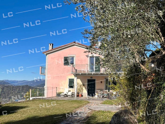 Casa con 6 locali in vendita in Via degli Ulivi, Cogorno