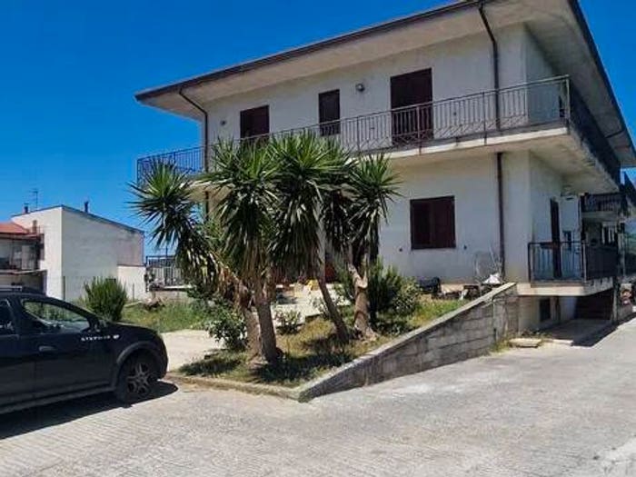 Appartamento quadrilocale in vendita in Strada Nazionale Sannitica, Castelvenere