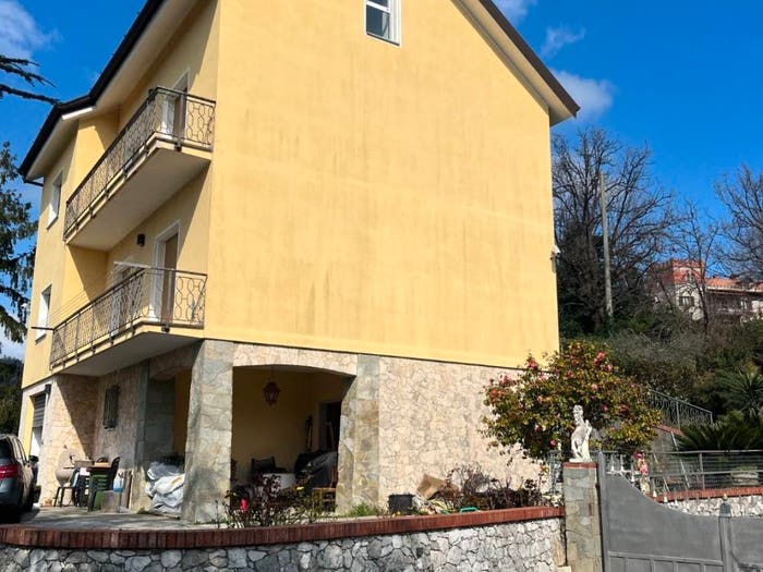Casa con 6 locali in vendita in Via Valleregia, Pedemonte, Serra Riccò