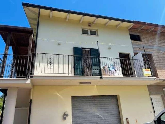 Casa con 6 locali in vendita in Torino di Sangro