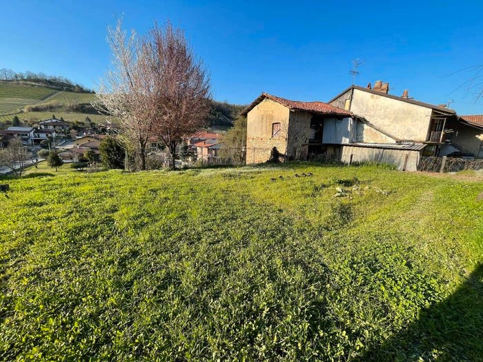 Casa con 6 locali in vendita in Via Vittorio Emanuele, Villa Borgo, Santa Vittoria d'Alba