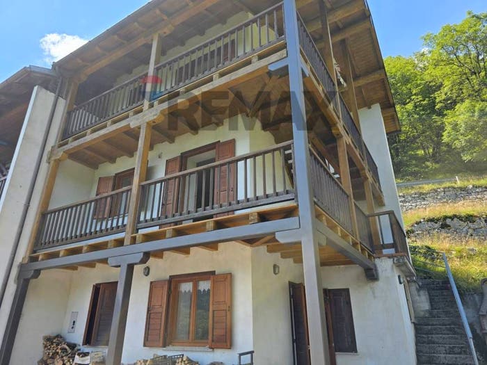 Casa quadrilocale in vendita in Via Broccon, Lamon