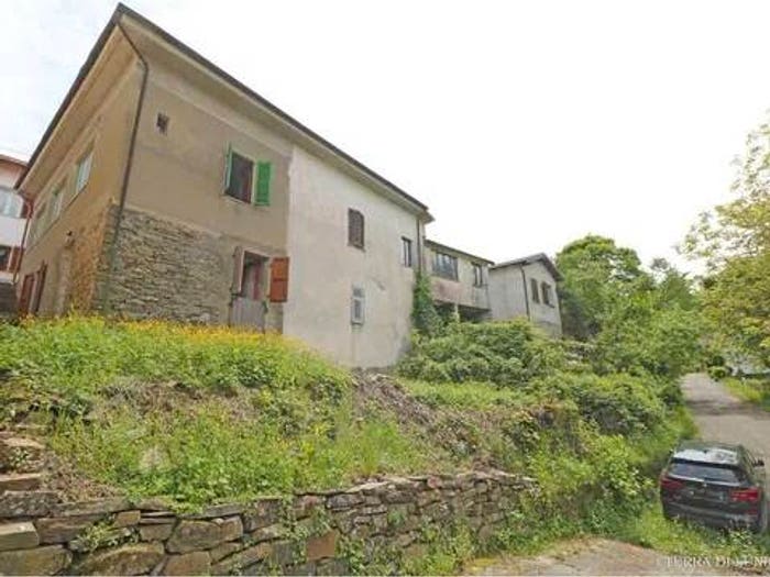 Casa con 6 locali in vendita in Via Madonna Del Monte, Mulazzo