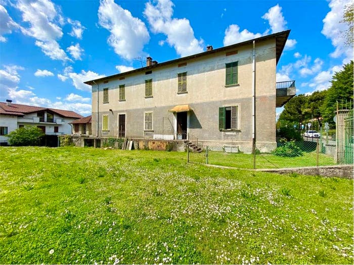 Casa con 6 locali in vendita in piazza arnoldo brioschi, Centro, Sirtori