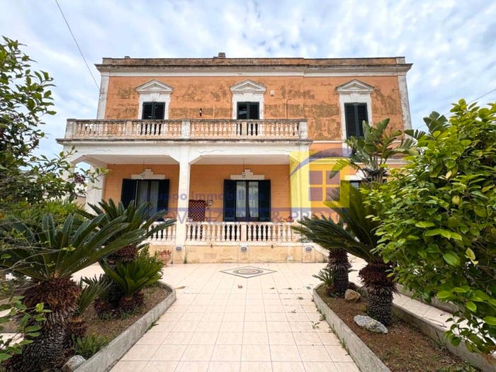 Casa con 6 locali in vendita in Via th Novembre, Casale Materdomini, Brindisi