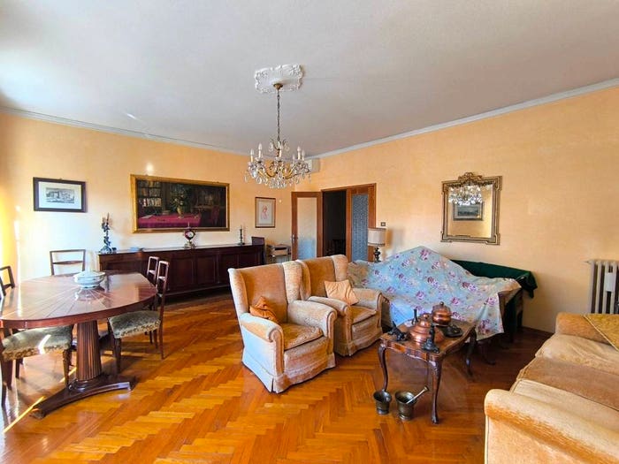 Appartamento quadrilocale in vendita in Corso della Giovecca, Centro Storico, Ferrara