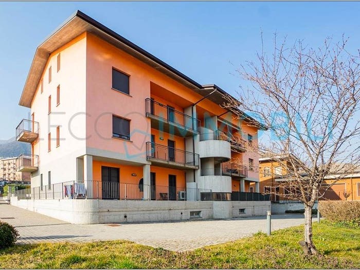 Appartamento trilocale in vendita in Via Dei Sassi, Civate