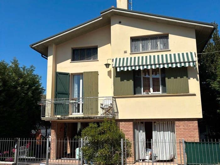 Casa con 6 locali in vendita in Vicoli Redentore, Ravenna