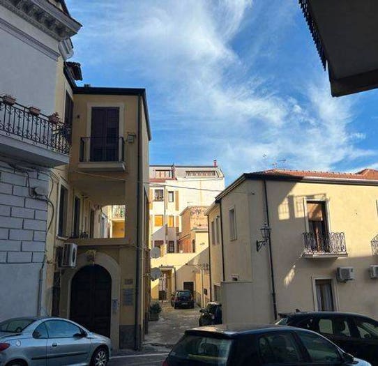 Appartamento quadrilocale in vendita in Via Vincenzo Ciaccio, Centro Storico, Catanzaro