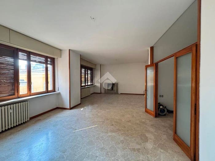 Appartamento con 5 locali in vendita in Via Verjus, Centro, Oleggio