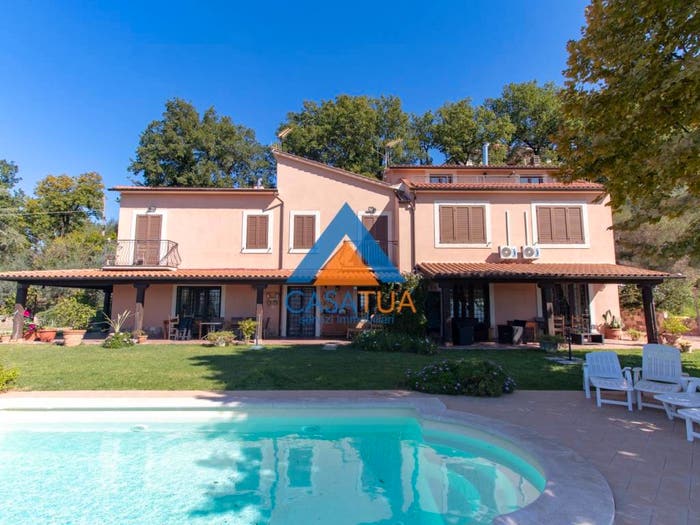 Casa con 6 locali in vendita in SP, Giove