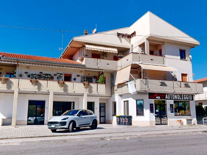 Appartamento trilocale in vendita in Via Lisciano, Rieti
