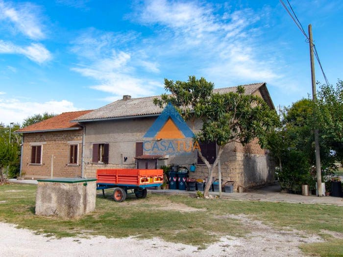 Casa con 6 locali in vendita in Vocabolo Stazione Ferroviaria, Stazione Di Alviano, Alviano