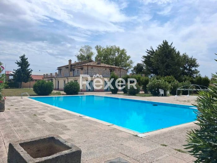 Casa con 6 locali in vendita in Localita Sant'Eurosia, Civitella del Tronto