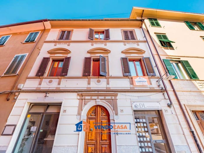Appartamento con 5 locali in vendita in Via Gerolamo Guidoni, Centro, Massa
