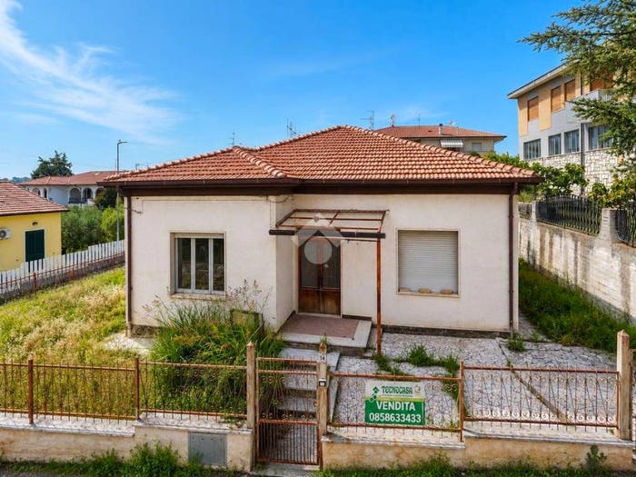 Casa trilocale in vendita in Via Bachelet, Centro, Mosciano Sant'Angelo