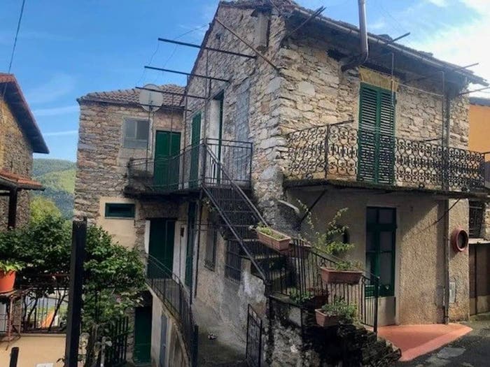 Casa con 6 locali in vendita in Via Roma, Alto
