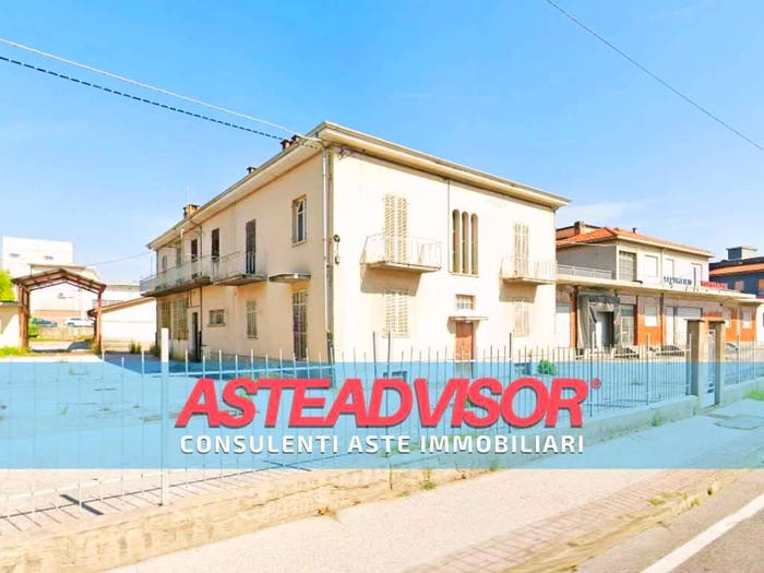 Casa con 6 locali in vendita in Via delle Langhe, Zona Industriale, Mondovì