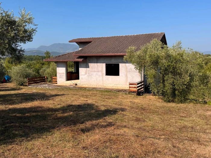 Casa quadrilocale in vendita in Via Collealto, Collealto I, Arce