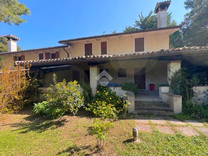 Casa quadrilocale in vendita in Frazione Massignano, Poggio Massignano, Ancona