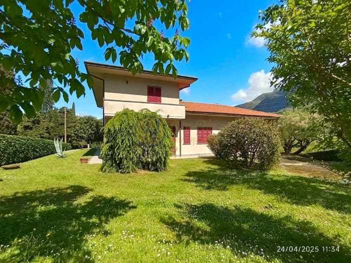 Casa con 6 locali in vendita in Strada Comunale di Pontemazzoli, Camaiore Paese, Camaiore