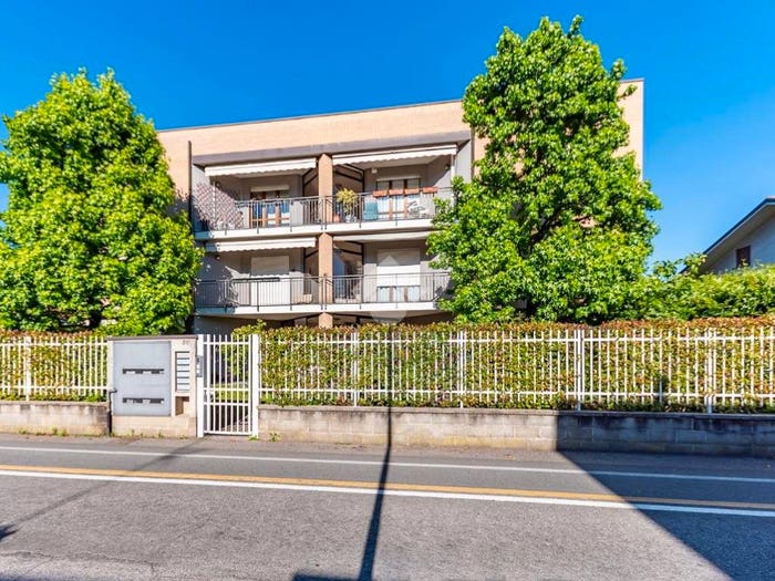 Appartamento quadrilocale in vendita in Via Treves, Centro, Lainate