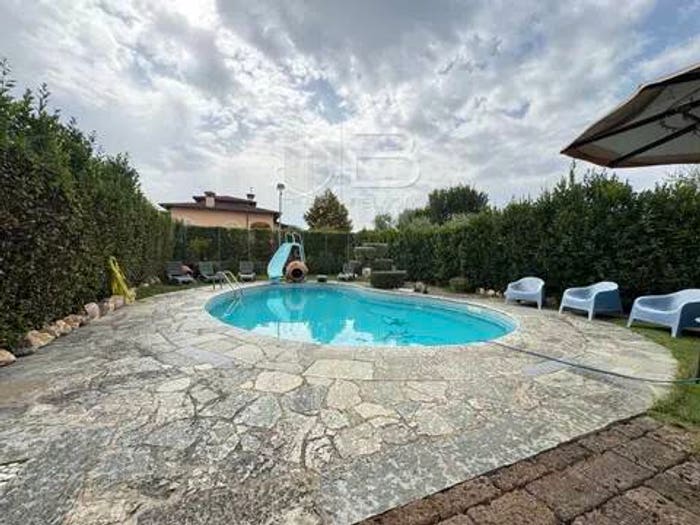 Casa con 6 locali in vendita in Via Bartolini Nn, San Rocco, Larciano