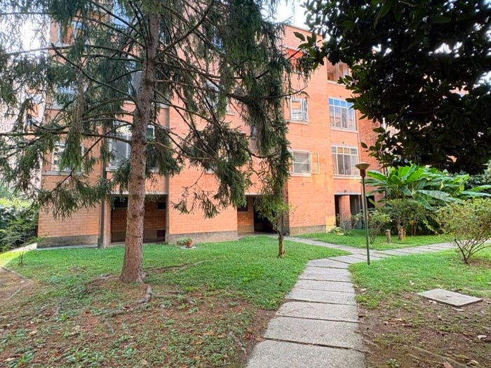 Appartamento quadrilocale in vendita in Via Mario Azzi, Via Modena, Ferrara