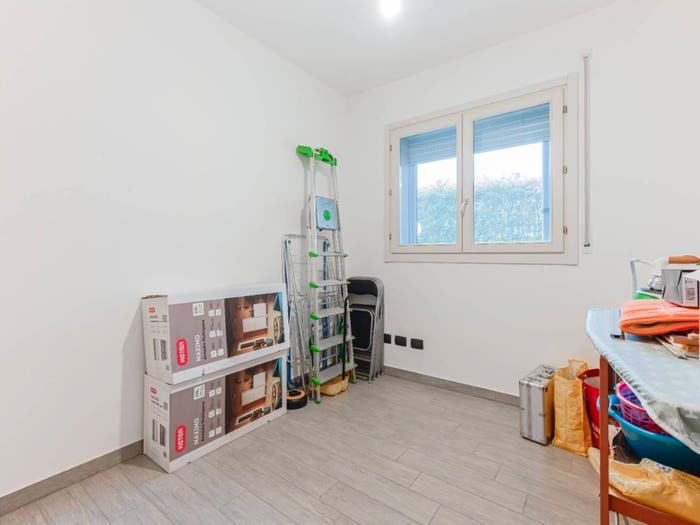 Appartamento quadrilocale in vendita in Via Arcangelo Corelli, Villaggio Del Sole, Limbiate