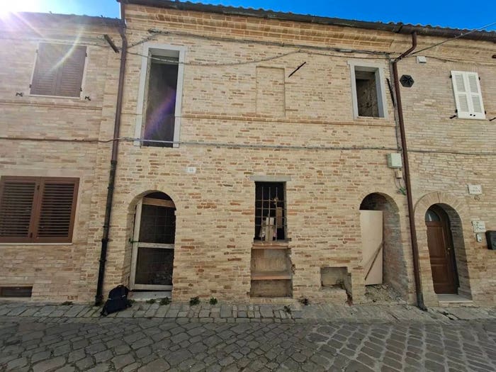 Casa con 6 locali in vendita in Via Camillo Benso Conte Di Cavour No Number, Centro, Montegiorgio