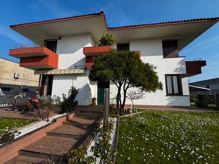Casa con 5 locali in vendita in Sesto Ulteriano, San Giuliano Milanese
