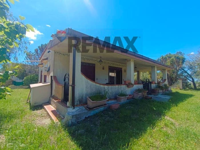 Casa con 5 locali in vendita in SS, Favara
