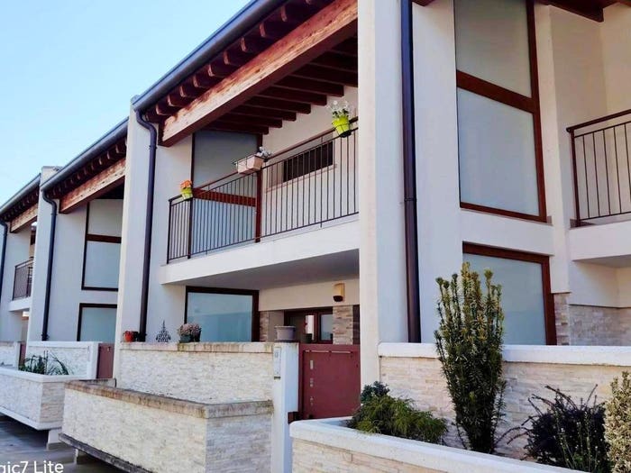 Casa con 6 locali in vendita in Viale Grande, Torre, Pordenone